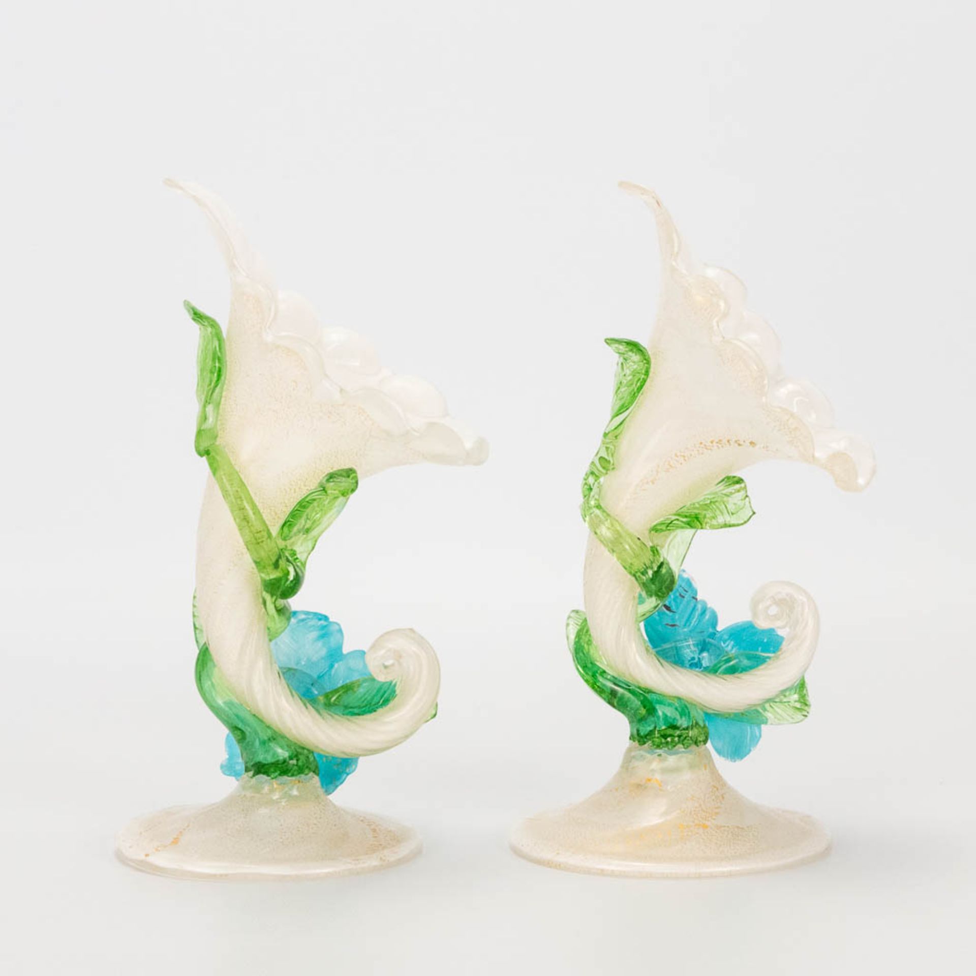 A pair of hand-made display vases in the shape of a flower, made in Murano, Italy. (9,5 x 20 x 9 cm) - Bild 12 aus 23