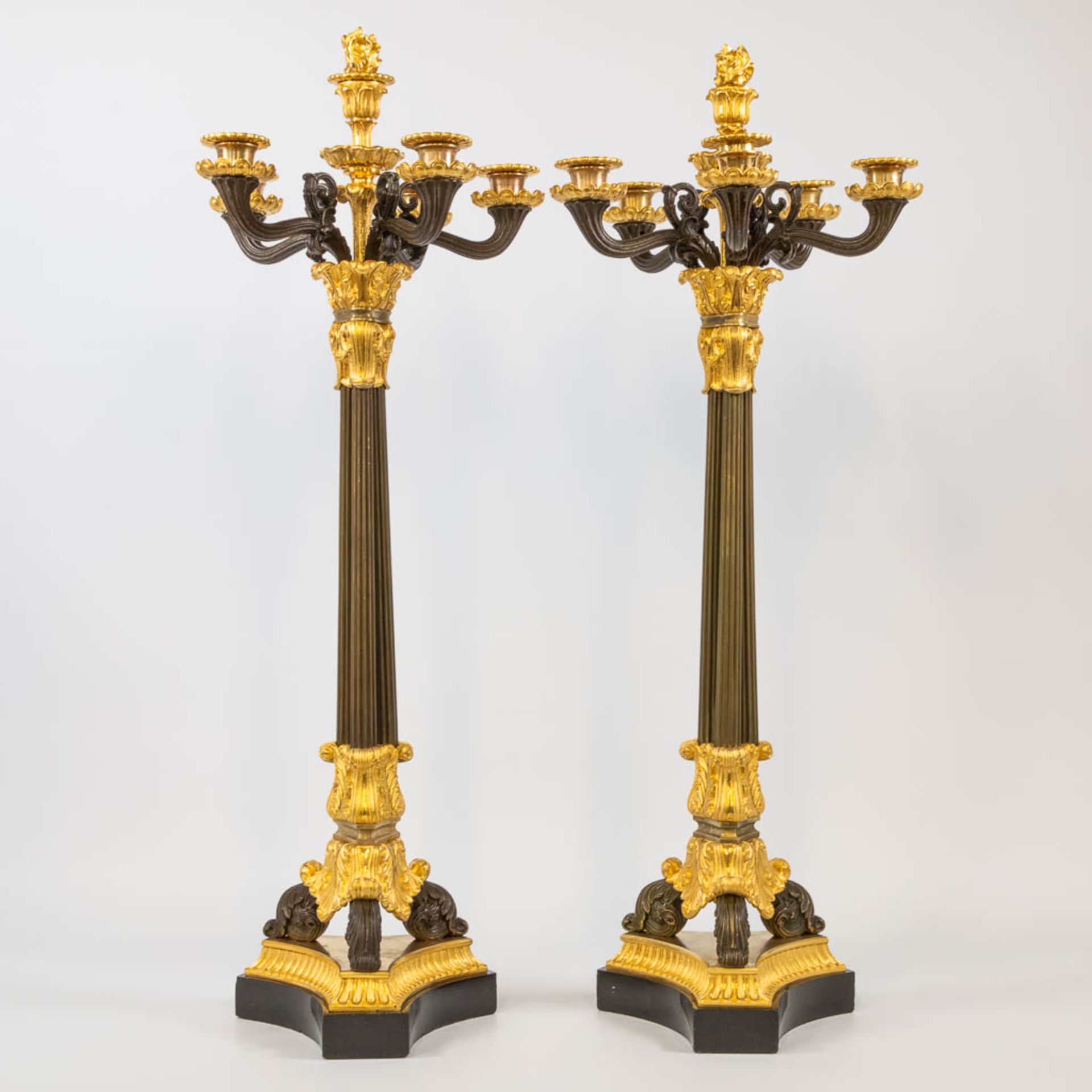 A pair of candelabra, empire style, combination of patinated and gilt bronze on a marble base, 19th  - Bild 7 aus 12