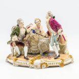 A collection of musicians, Unter Weiss Bach porcelain group. (22 x 29 x 21 cm)