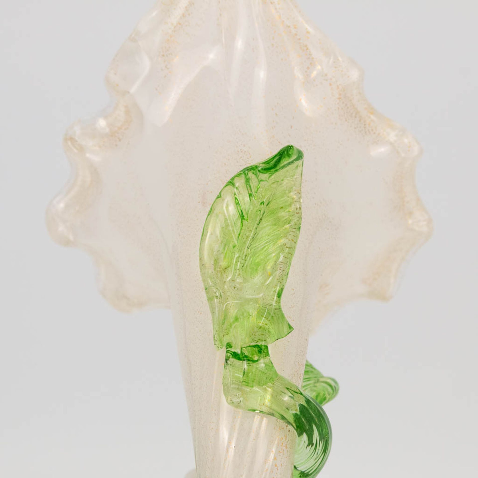 A pair of hand-made display vases in the shape of a flower, made in Murano, Italy. (9,5 x 20 x 9 cm) - Bild 22 aus 23
