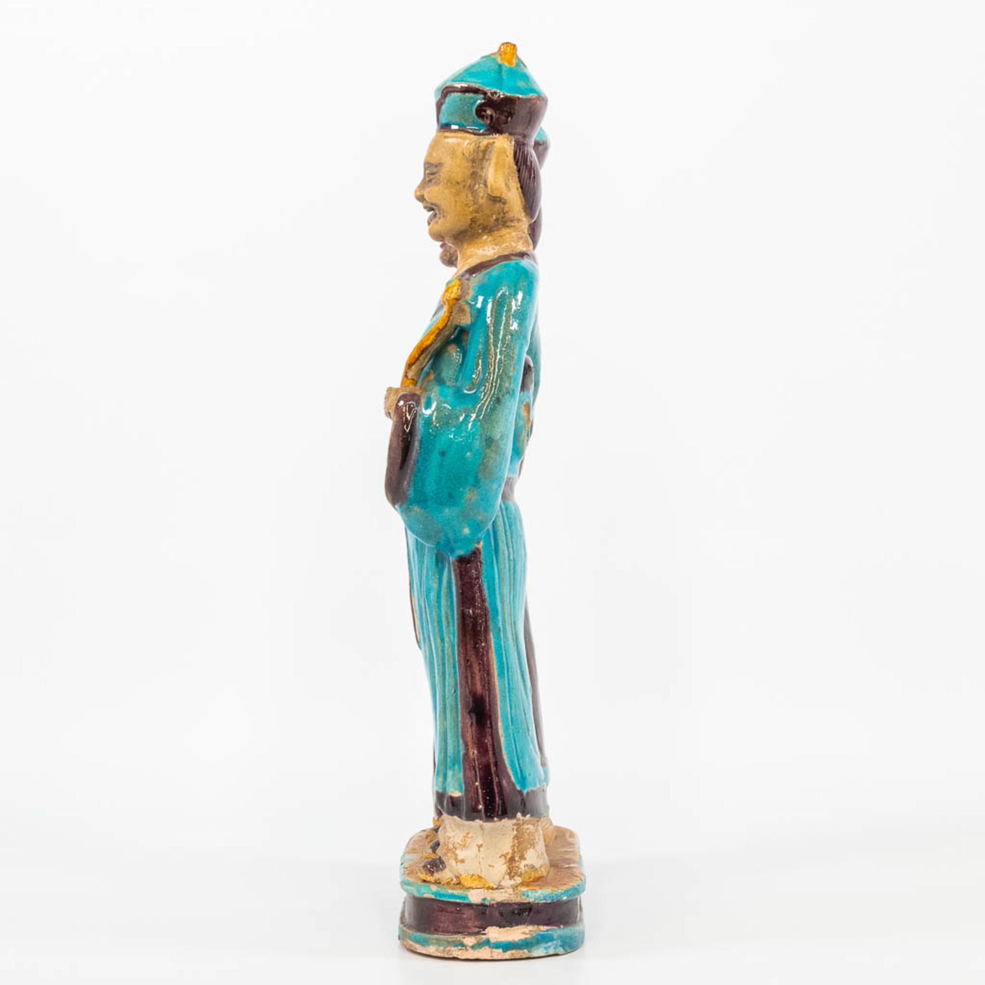 A statue made of glazed earthenware, a pair of Easern figurines. (8,5 x 24 x 41 cm) - Bild 2 aus 16