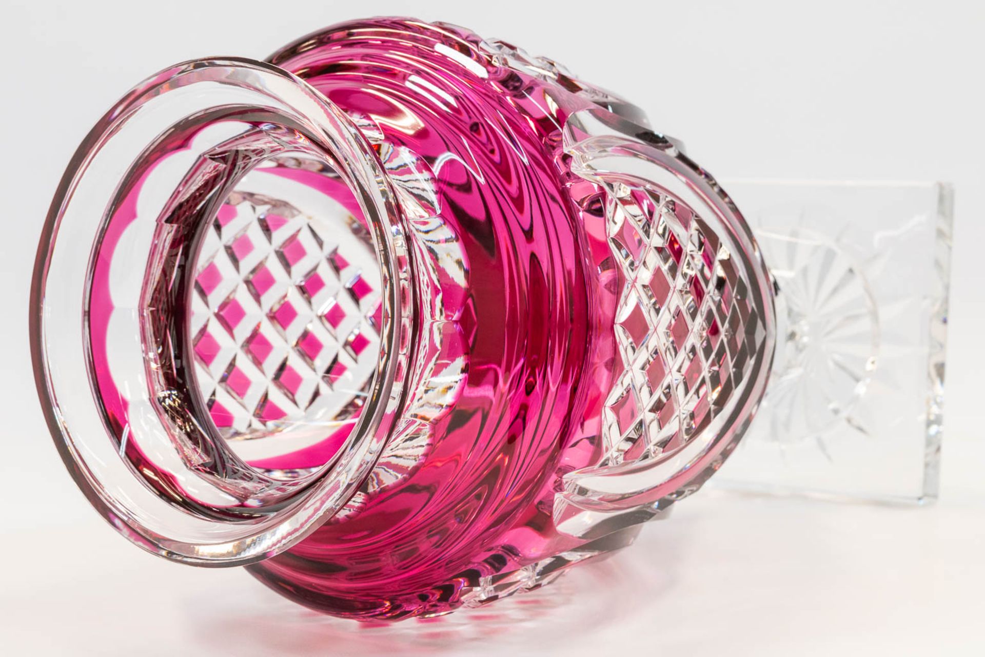 A collection of 2 exceptional and large Val Saint Lambert crystal vases, model Jupiter. Marked on ba - Image 27 of 31