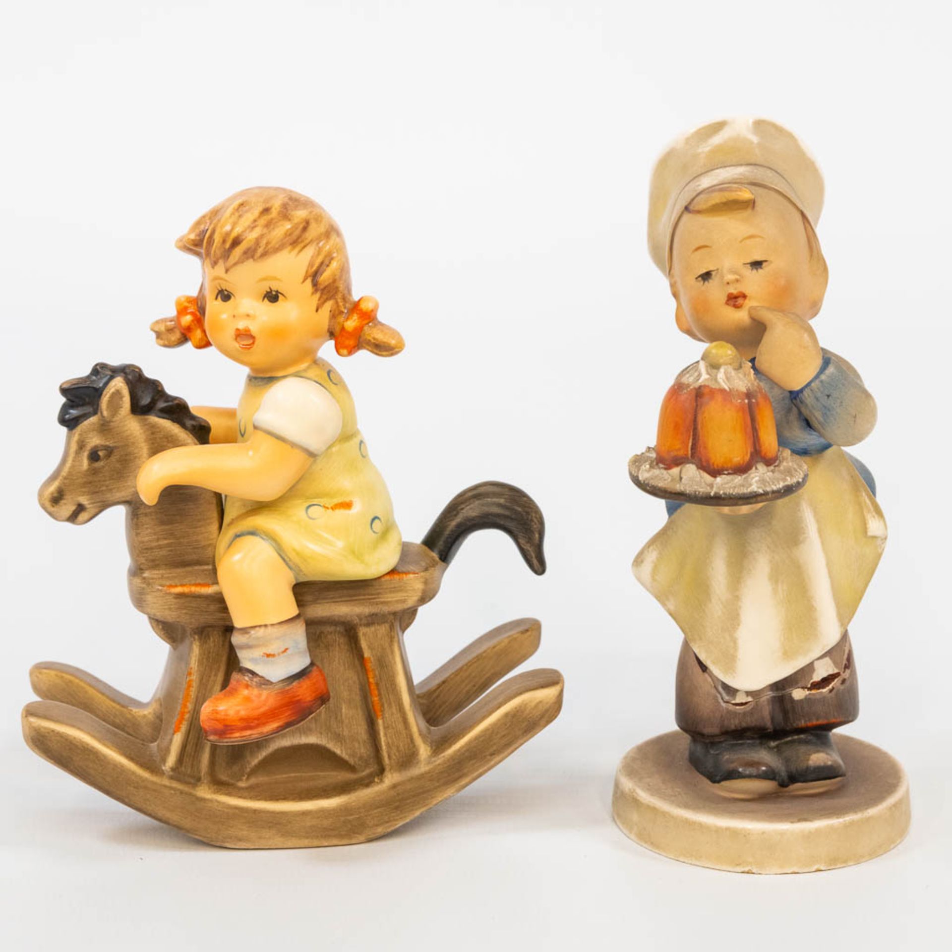 A collection of 6 Hummel statues and a table lamp. (20,5 cm) - Image 8 of 16