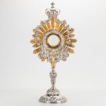 A silver monstrance, with images of angels. Made in Ghent by L. De Meyer between 1831-1868. . (17 x