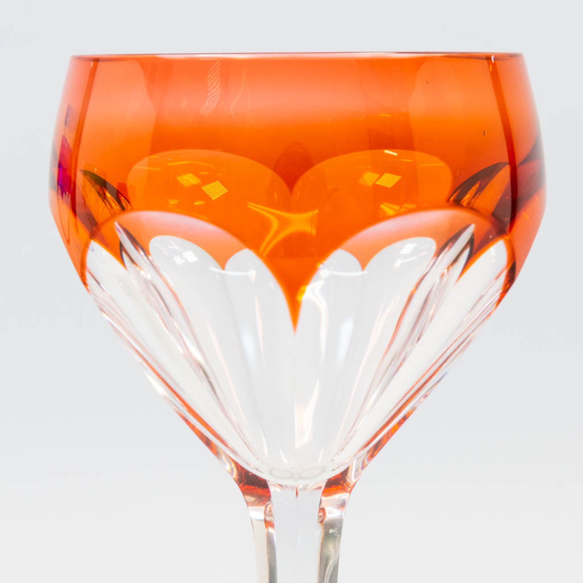 A collection of 5 cut crystal glasses in bright colours, made by Val Saint Lambert. (19 x 8 cm) - Image 3 of 12