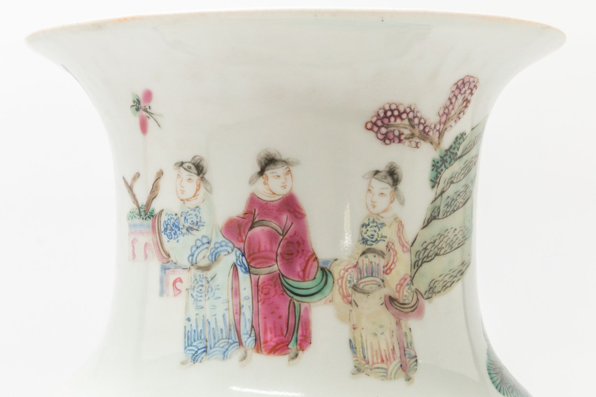 A Chinese vase with double decor of warriors and wise men. 19th/20th century. (36 x 19 cm) - Bild 12 aus 16