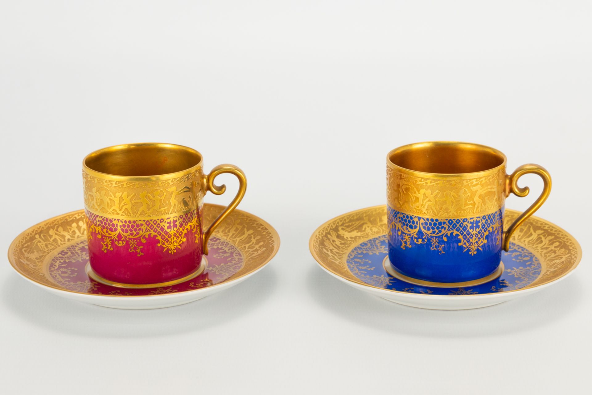 A collection of 2 coffee cups and saucers, made by Karlsbader Porzellan in Germany and inlayed with  - Bild 7 aus 17