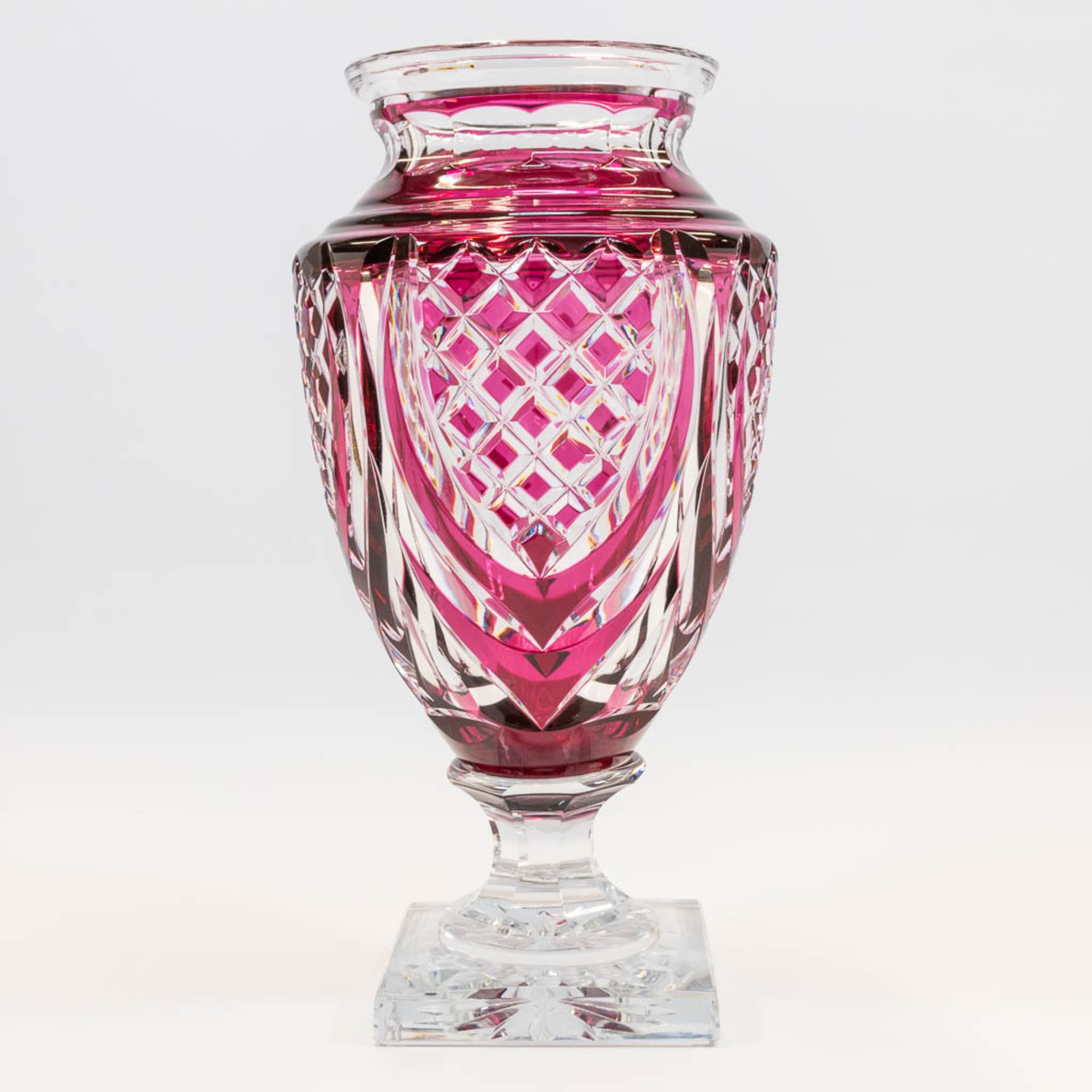 A collection of 2 exceptional and large Val Saint Lambert crystal vases, model Jupiter. Marked on ba - Image 8 of 31