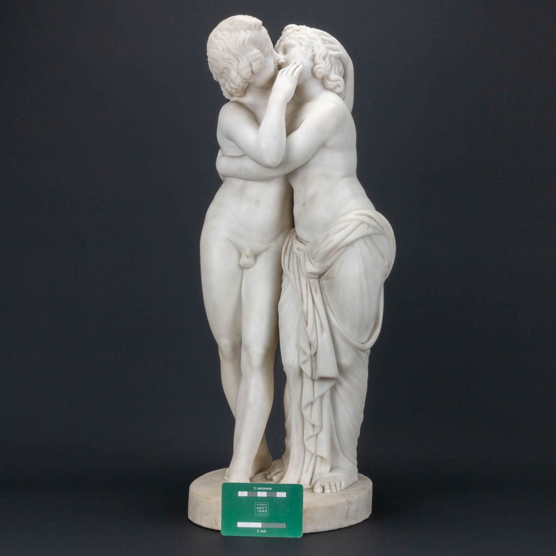 No signature found, a Carrara marble statue 'The Kiss', made in Italy, 19th century. (19 x 20 x 56 c - Bild 4 aus 13