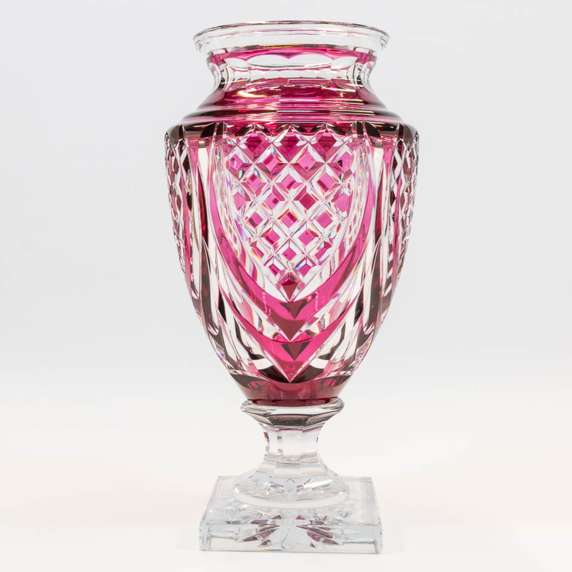 A collection of 2 exceptional and large Val Saint Lambert crystal vases, model Jupiter. Marked on ba - Image 7 of 31