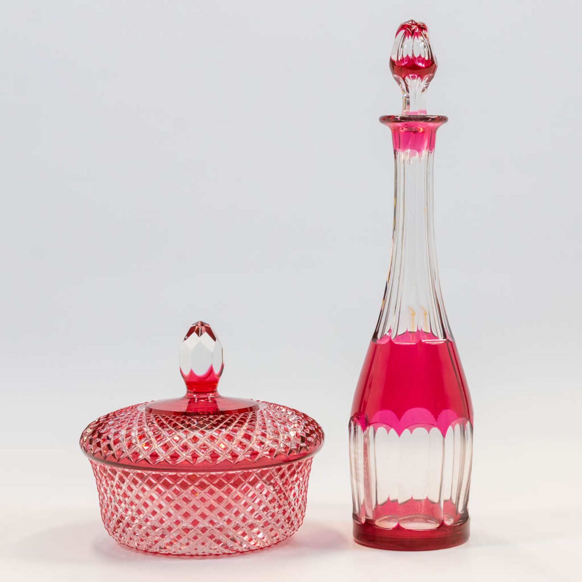 A carafe and candy jar made of cut crystal and Val Saint Lambert. (33 x 8 cm) - Bild 5 aus 9