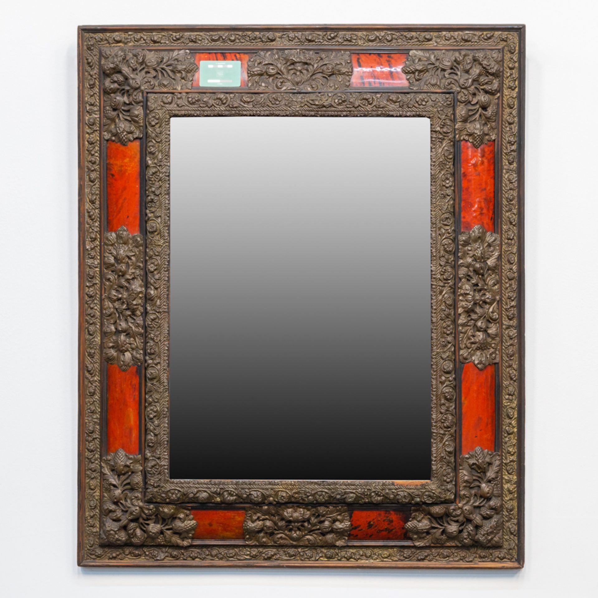 An antique mirror made of glass, copper and tortoise shell. 19th century. (94 x 113 cm) - Bild 2 aus 8