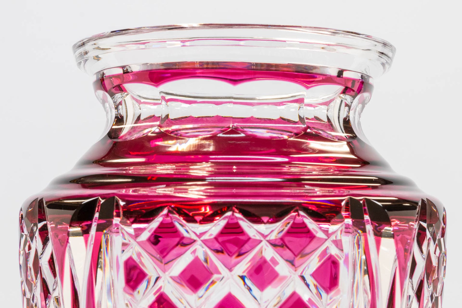A collection of 2 exceptional and large Val Saint Lambert crystal vases, model Jupiter. Marked on ba - Image 26 of 31