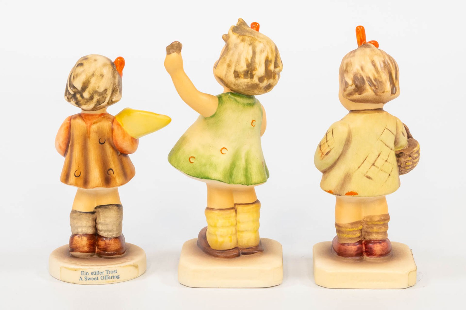 A collection of 6 Hummel statues and a table lamp. (20,5 cm) - Image 13 of 16