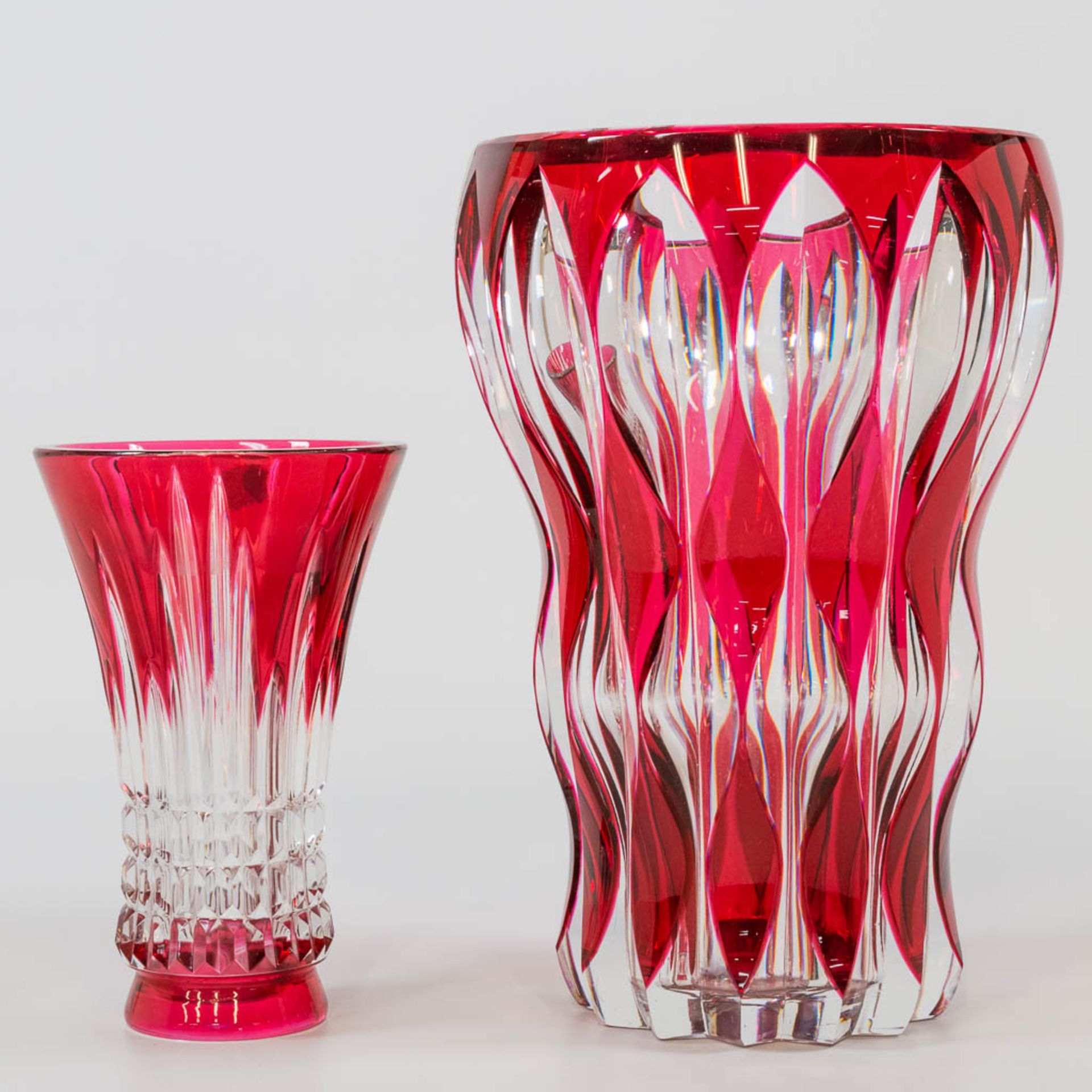 A collection of 2 vases made of cut crystal and marked Val Saint Lambert. (23 x 16 cm) - Bild 5 aus 9