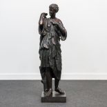 Edmond TASSEL (XIX-XX), an exceptionally large bronze statue of a Greek or Roman lady. Around 1900.