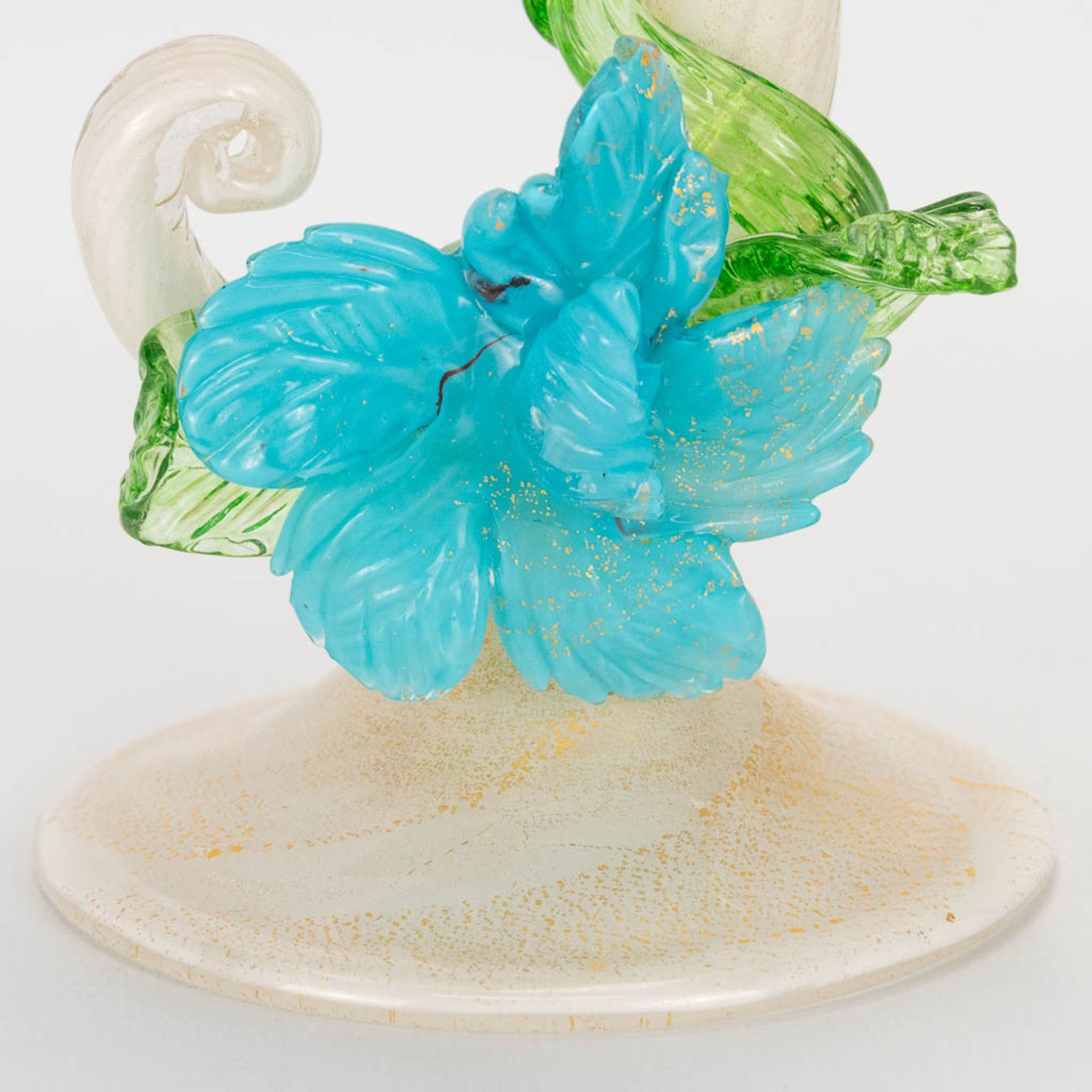 A pair of hand-made display vases in the shape of a flower, made in Murano, Italy. (9,5 x 20 x 9 cm) - Bild 23 aus 23