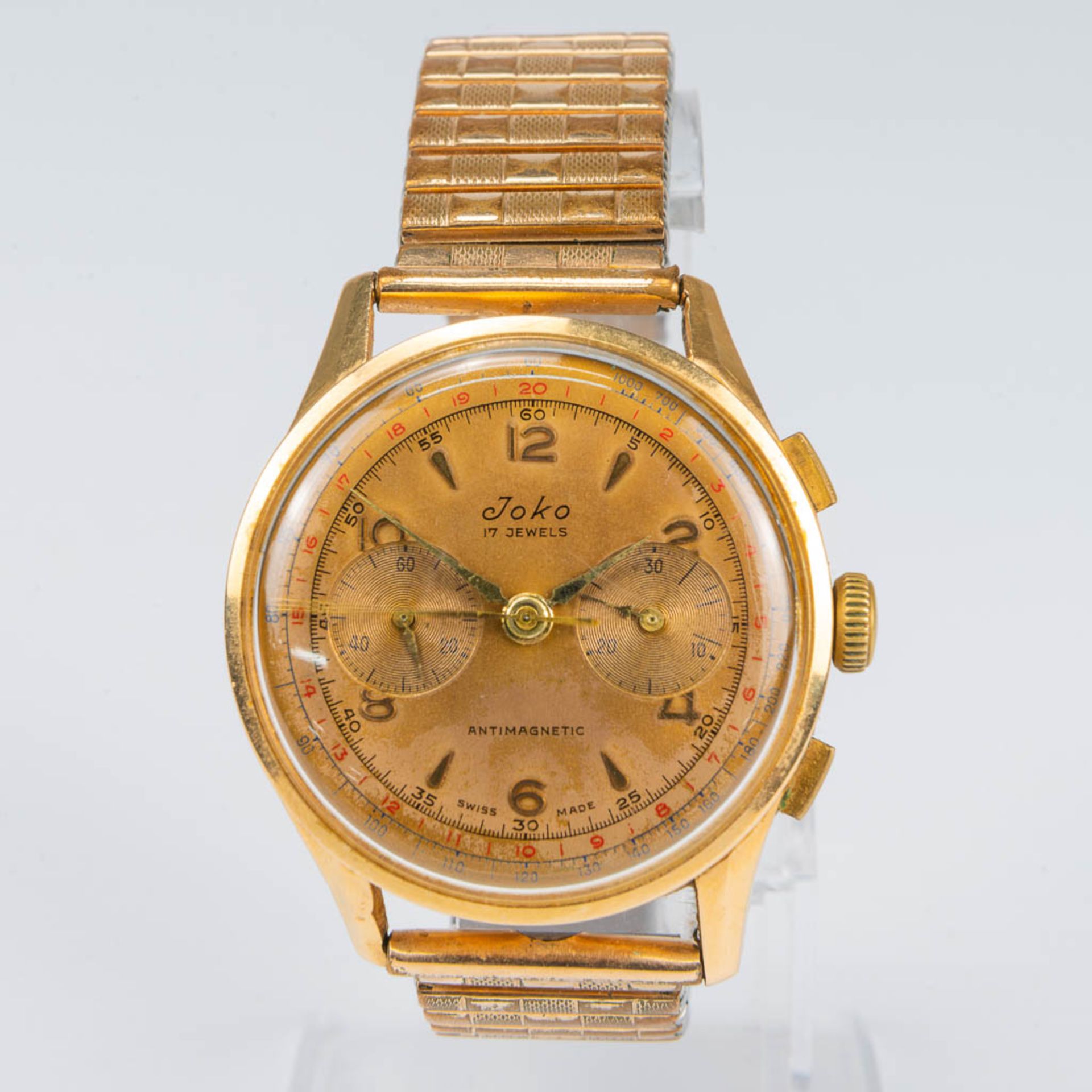 A Chronograph suisse mens's wristwatch marked Joco with an 18 karat gold case. Chronograph in workin