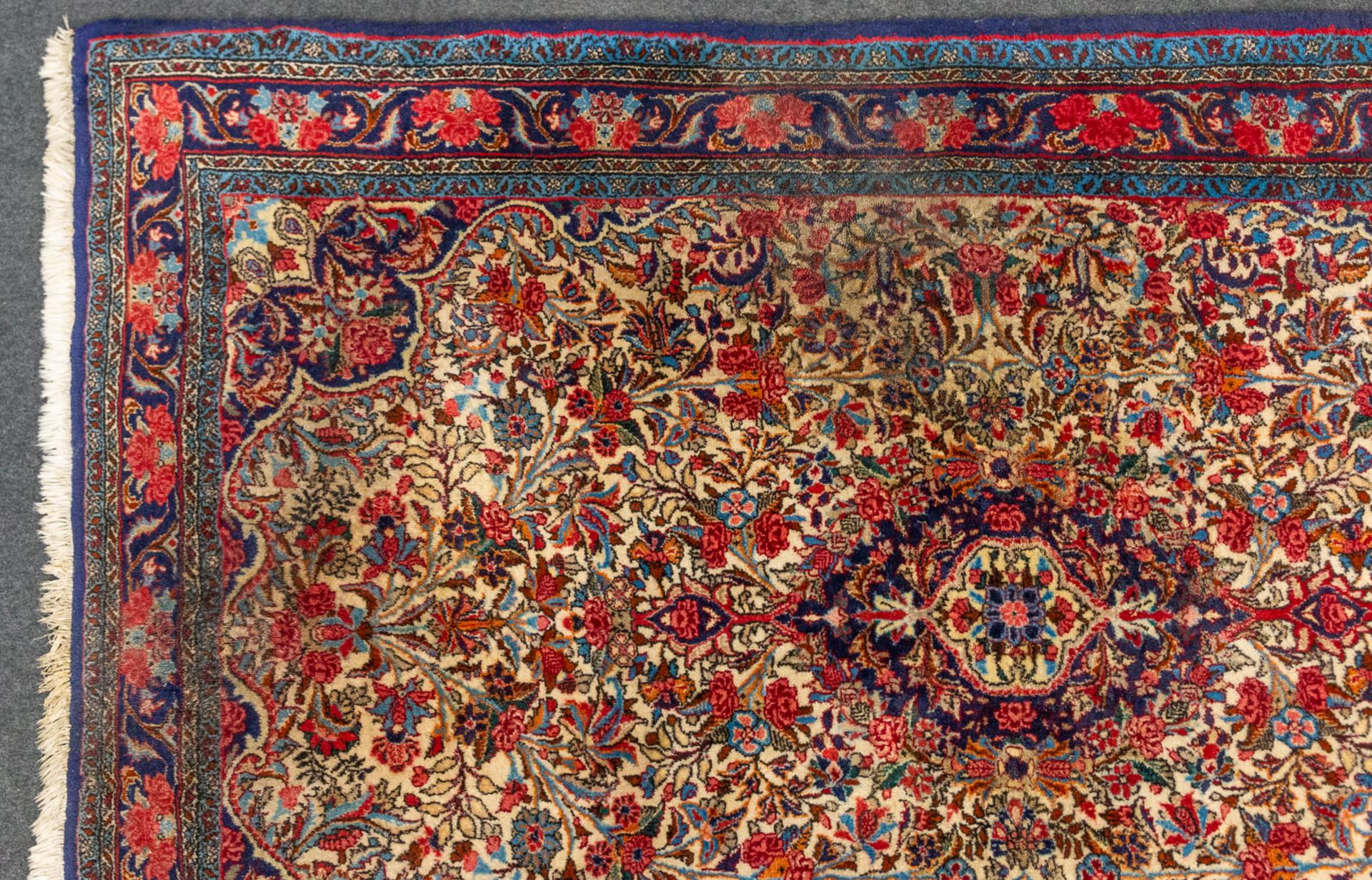 An Oriental hand-made wool carpet, Bidjar. (115 x 165 cm). - Image 7 of 8