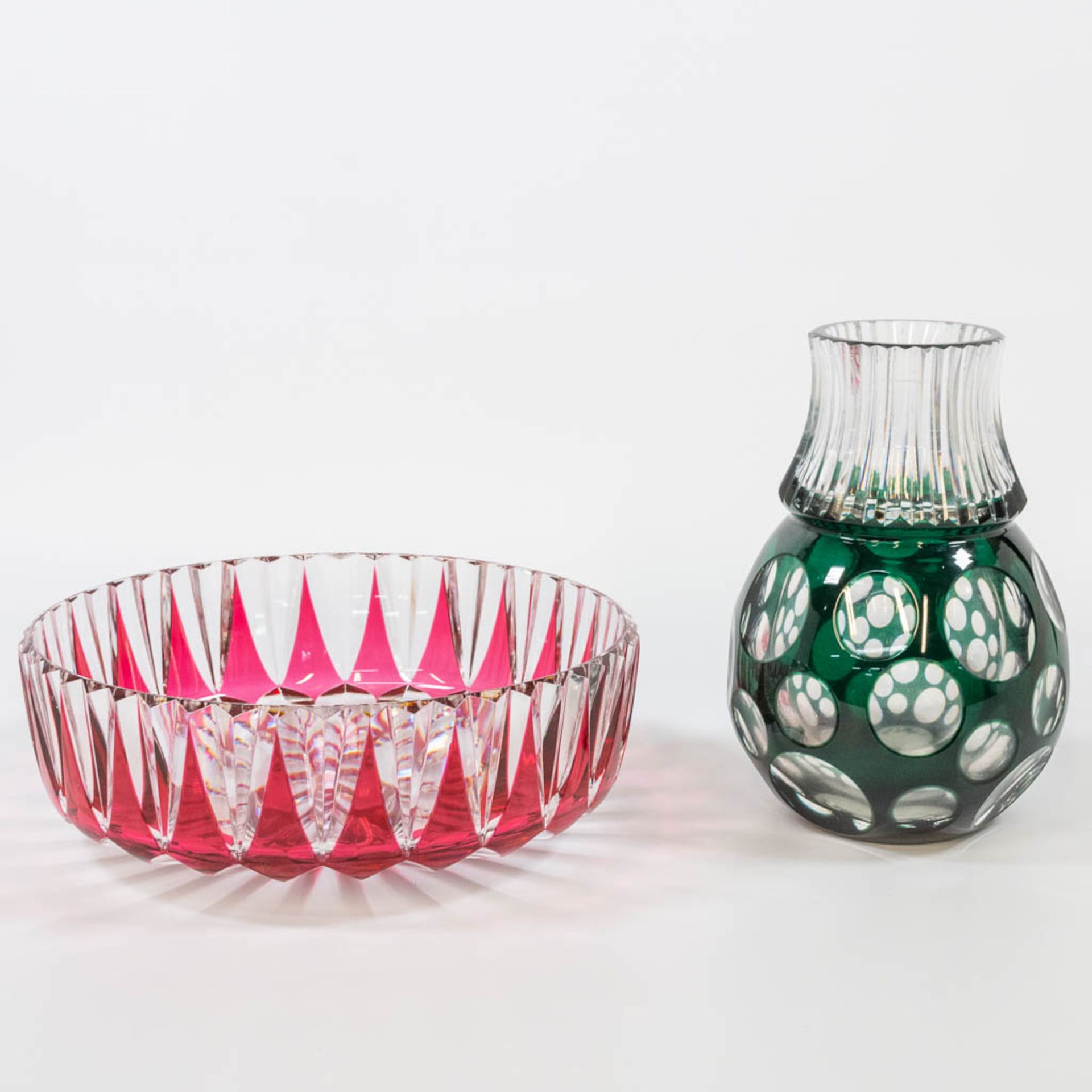 a vase and a bowl, made of cut crystal and marked Val Saint Lambert. (9 x 24,5 cm) - Image 3 of 13