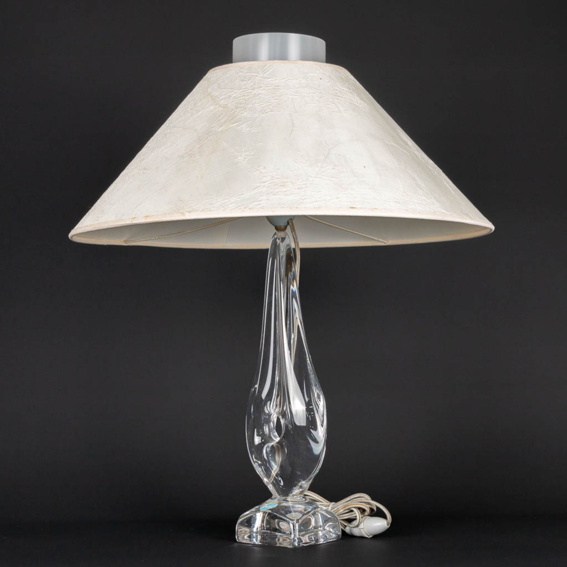 A Daum Nancy table lamp made of crystal with a fabric lamp shade. 20th century. (9 x 9 x 33 cm) - Image 7 of 12