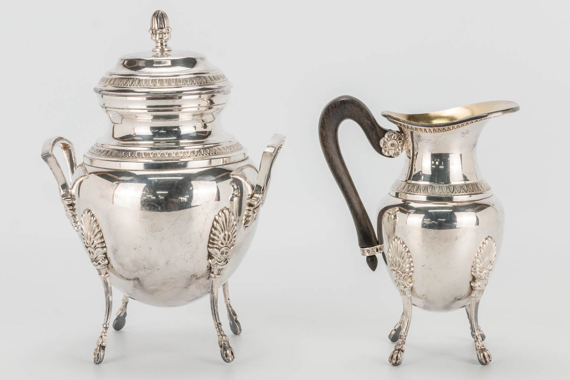 A silver-plated coffee and tea service, on a serving tray. With ebony handles. In the style of a Mal - Bild 10 aus 22