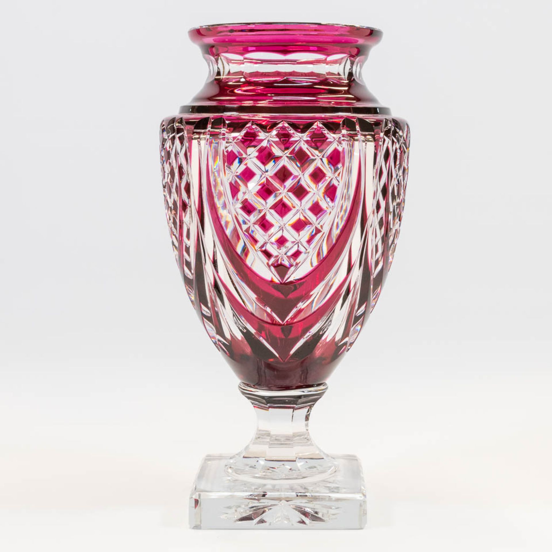 A collection of 2 exceptional and large Val Saint Lambert crystal vases, model Jupiter. Marked on ba - Image 14 of 31