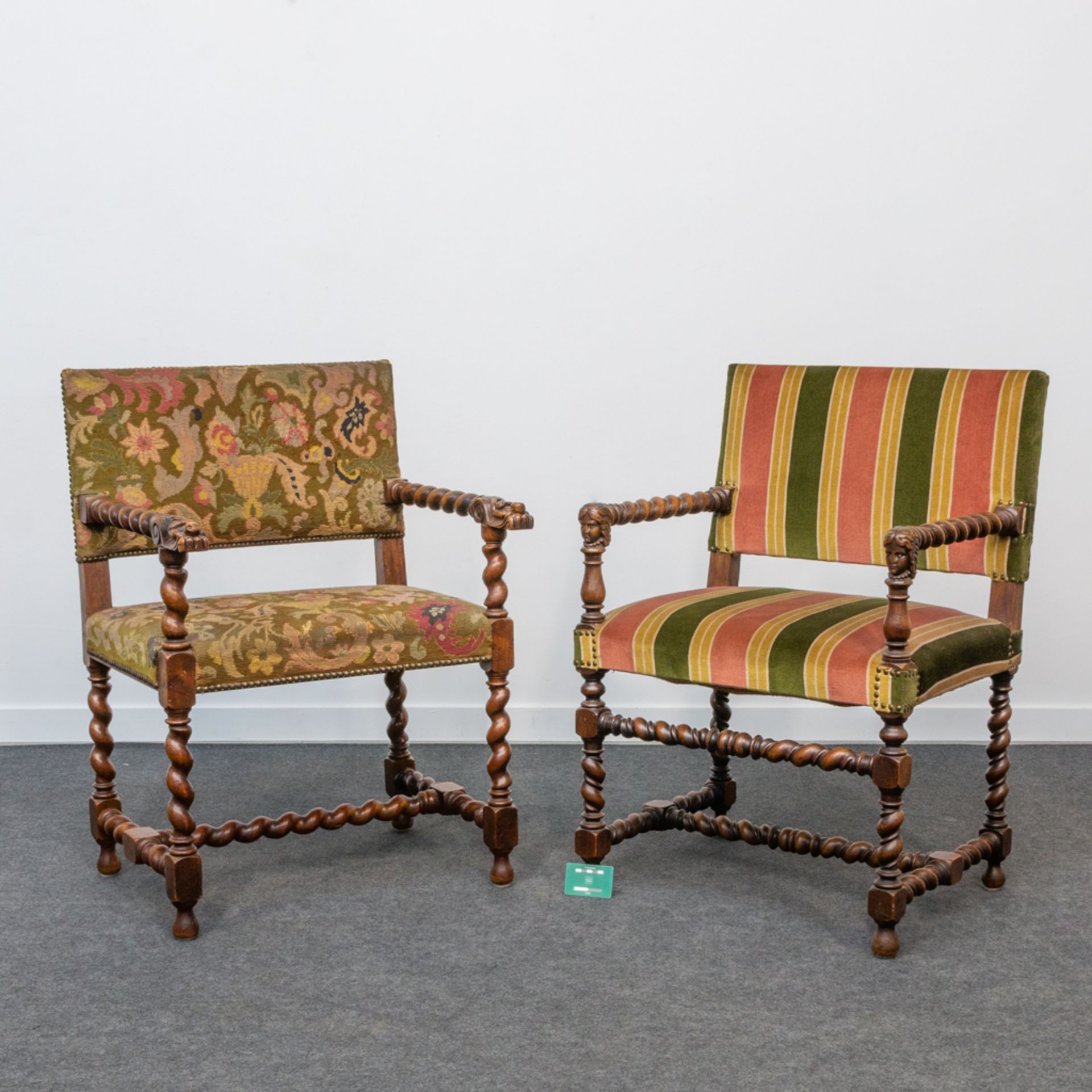 A collection of 2 castle chairs with sculptured handles. 19th century. (92 x 63 x 54 cm) - Bild 2 aus 18