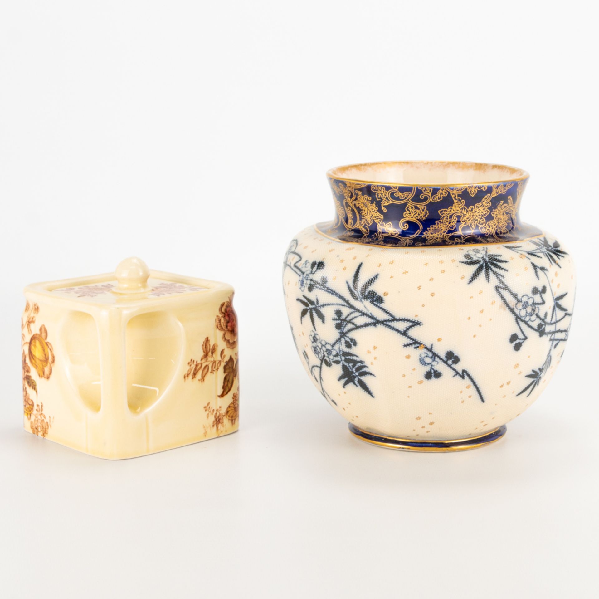 A collection of 2 pieces of English porcelain, a vase made by Doulton and a tea pot made by Clarice - Image 8 of 17