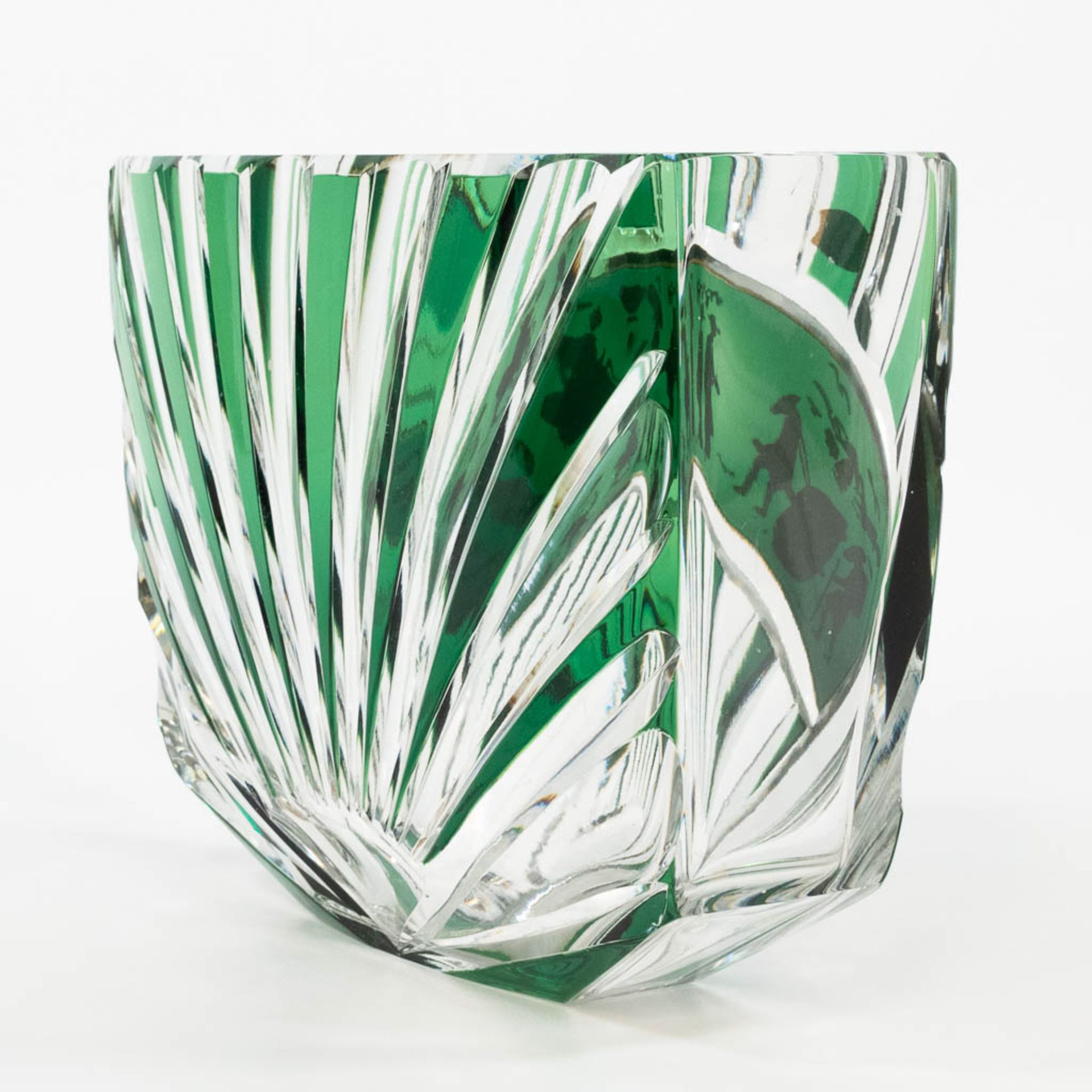 A large vase made of colored and cut crystal in art deco style, images of Eastern figurines. Flor De - Image 7 of 14