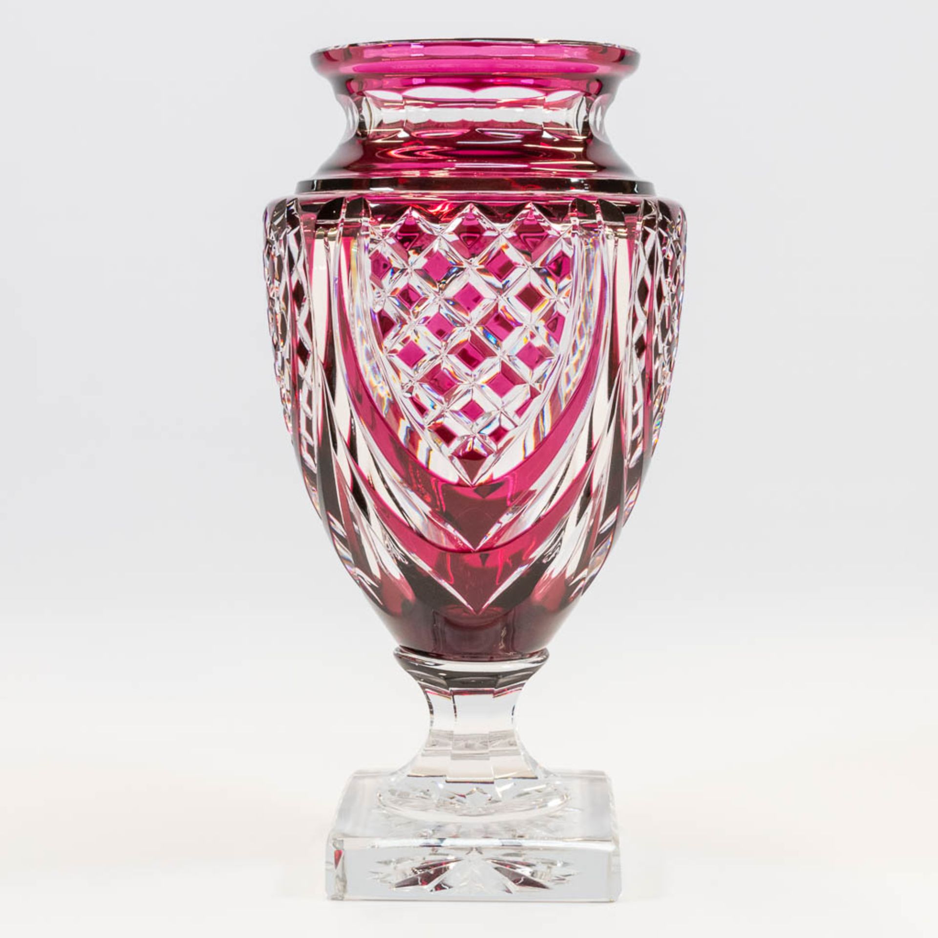 A collection of 2 exceptional and large Val Saint Lambert crystal vases, model Jupiter. Marked on ba - Image 16 of 31