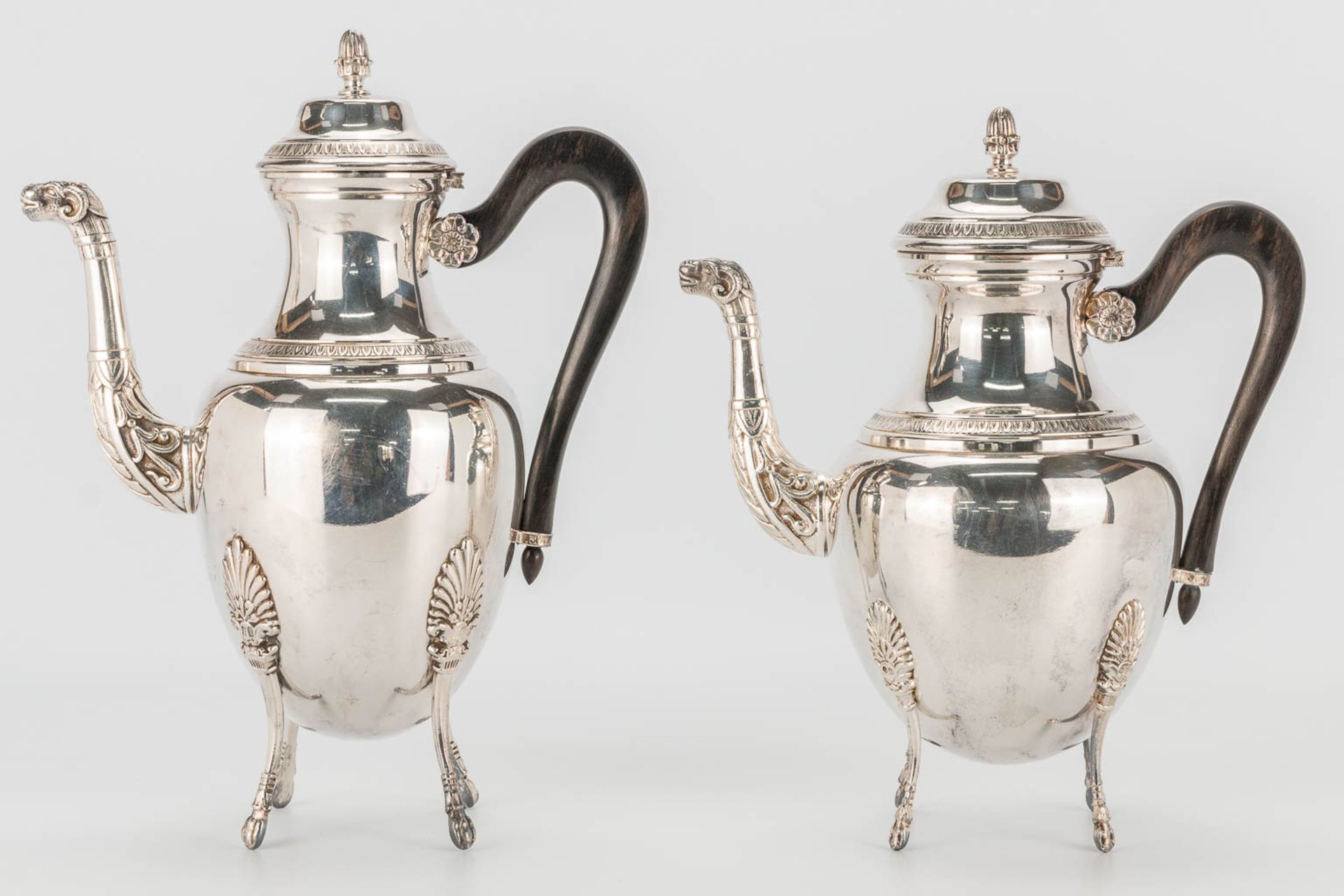 A silver-plated coffee and tea service, on a serving tray. With ebony handles. In the style of a Mal - Bild 16 aus 22