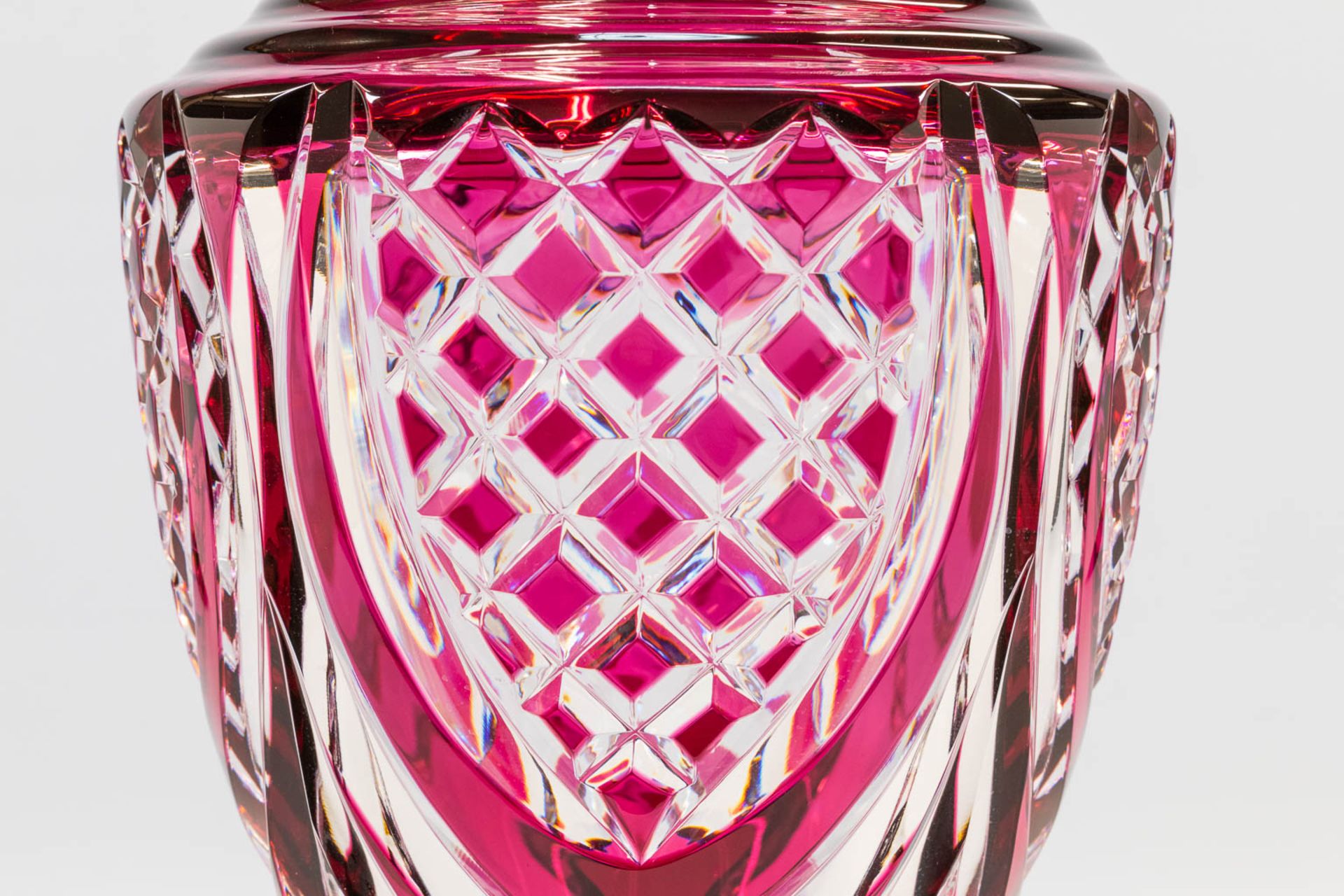 A collection of 2 exceptional and large Val Saint Lambert crystal vases, model Jupiter. Marked on ba - Image 29 of 31