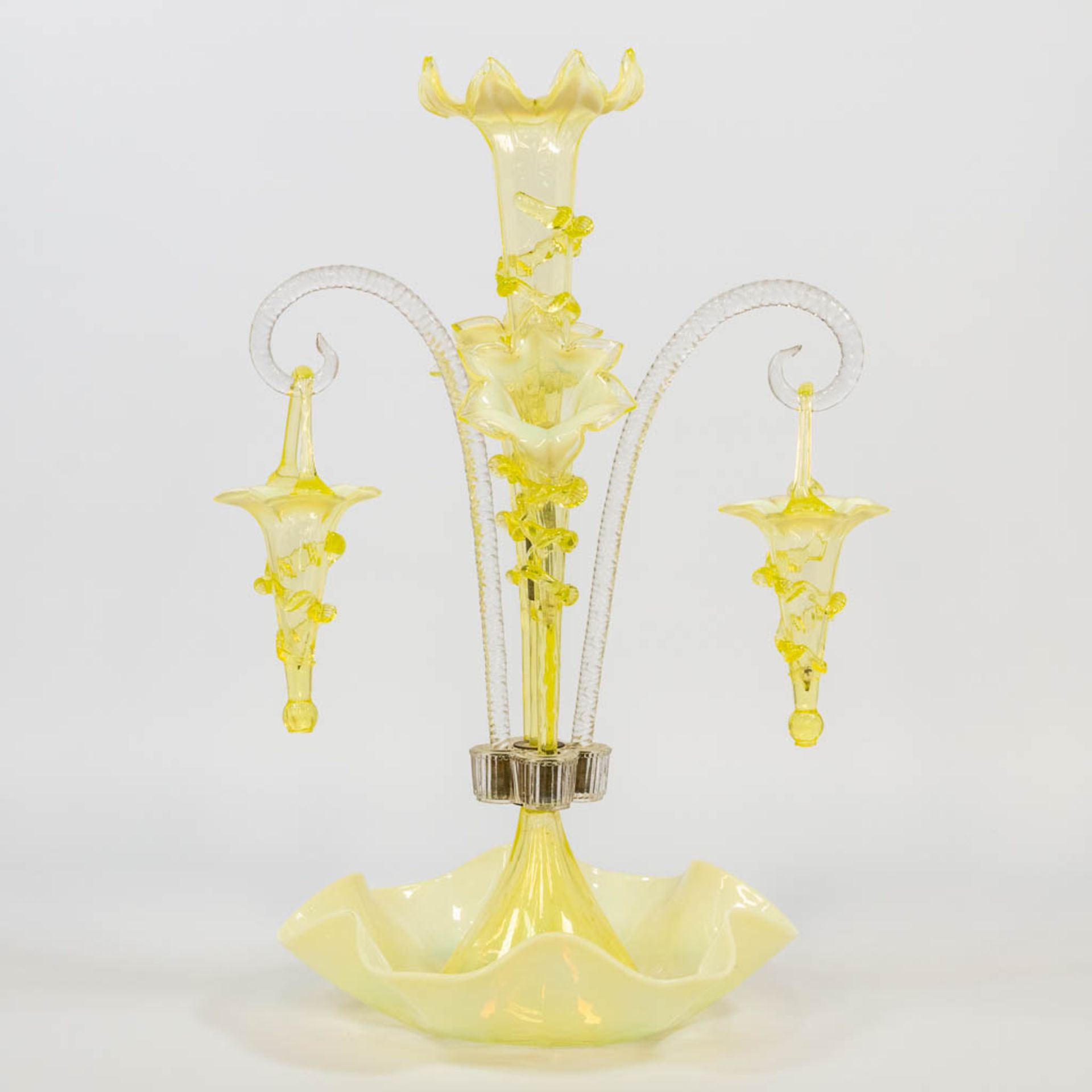 A yellow and clear glass table centrepiece pic-fleur, made in Murano, Italy. (25 x 28 x 45 cm) - Bild 6 aus 15