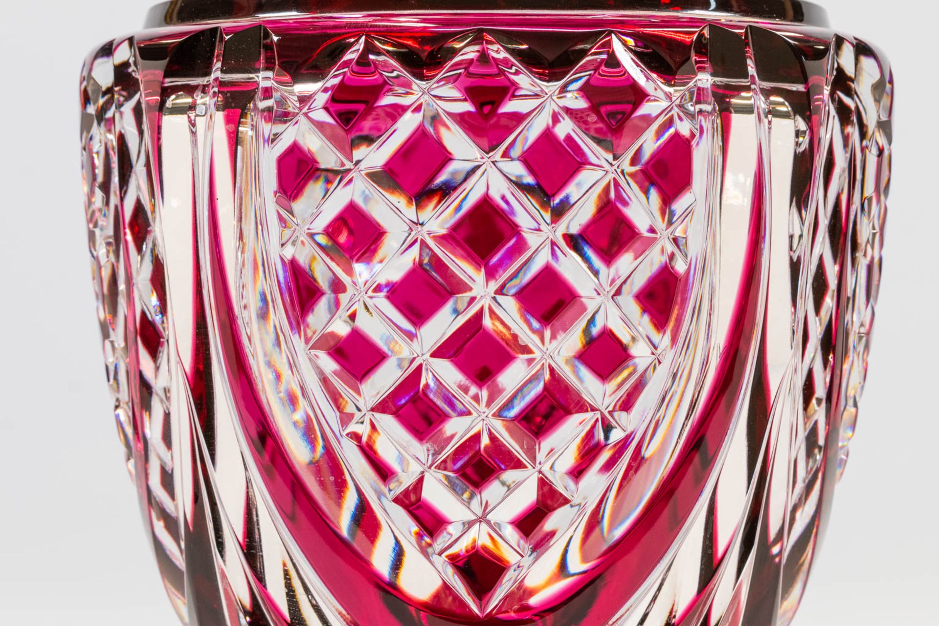 A collection of 2 exceptional and large Val Saint Lambert crystal vases, model Jupiter. Marked on ba - Image 30 of 31