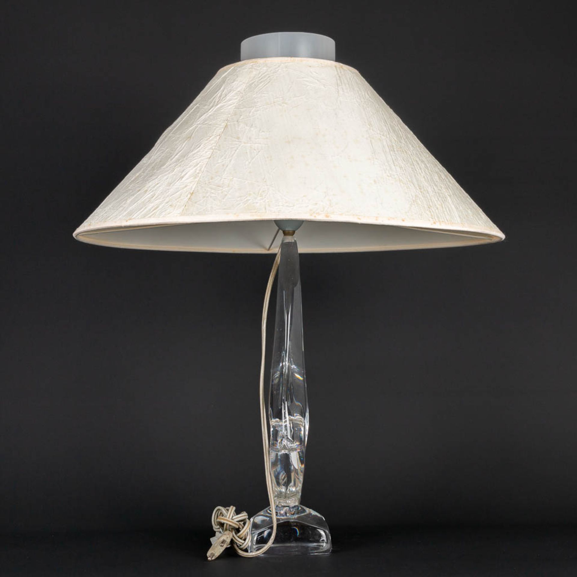 A Daum Nancy table lamp made of crystal with a fabric lamp shade. 20th century. (9 x 9 x 33 cm) - Image 3 of 12