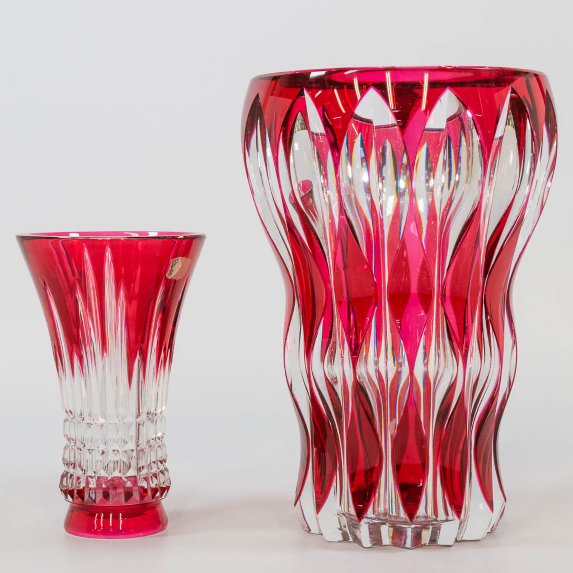 A collection of 2 vases made of cut crystal and marked Val Saint Lambert. (23 x 16 cm) - Bild 6 aus 9