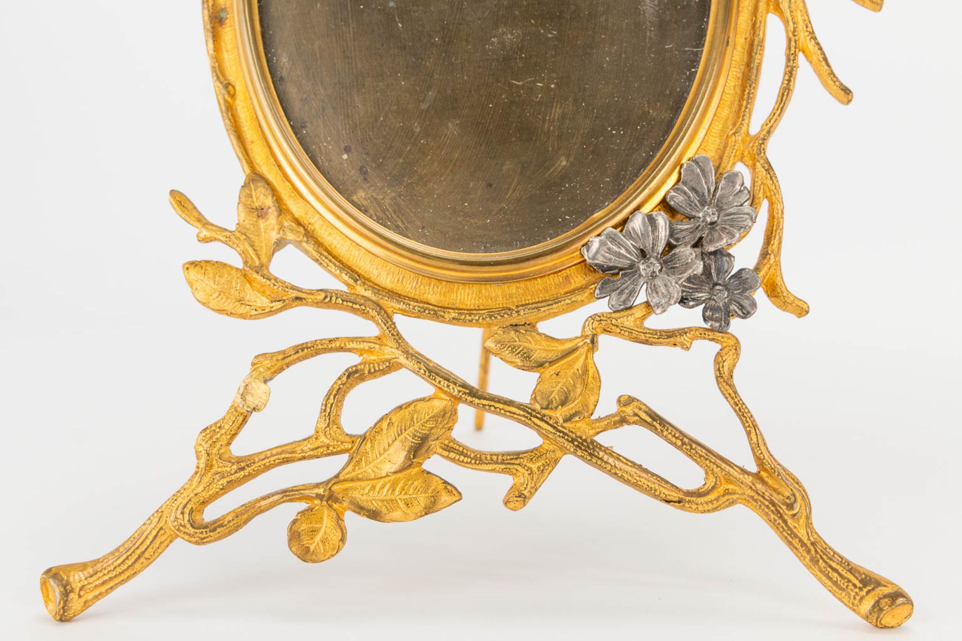 A pair of picture frames made of gold-plated bronze with silver-plated putti. 19th century. (17 x 29 - Bild 14 aus 14