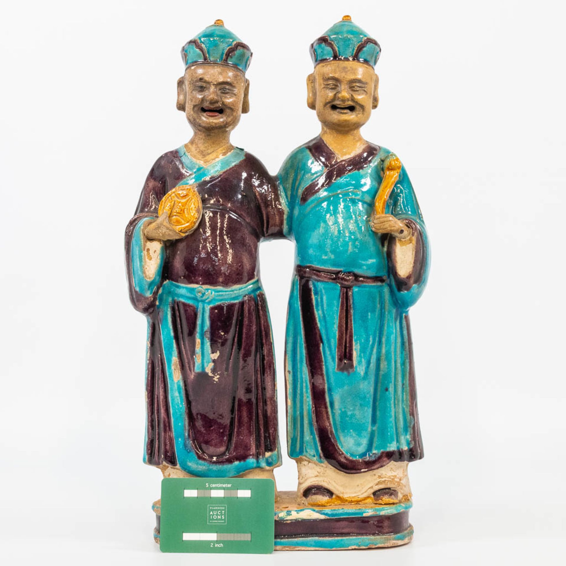 A statue made of glazed earthenware, a pair of Easern figurines. (8,5 x 24 x 41 cm) - Bild 10 aus 16