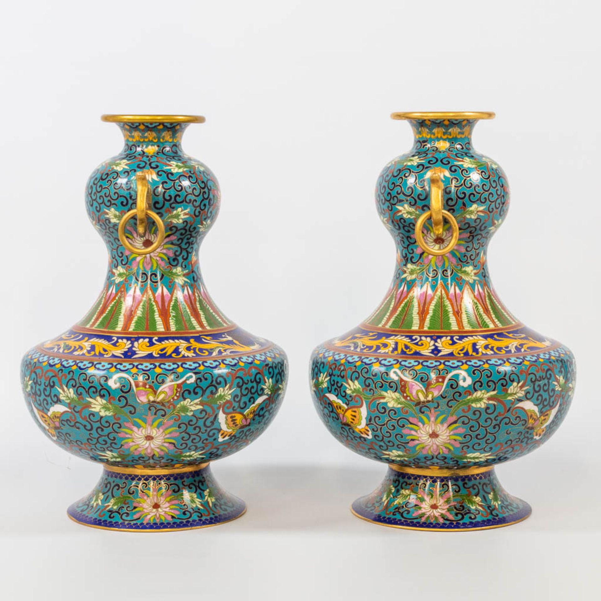 A pair of cloisonnŽ display vases and brons rings. The second half of the 20th century. (30,5 x 20 c - Bild 4 aus 12