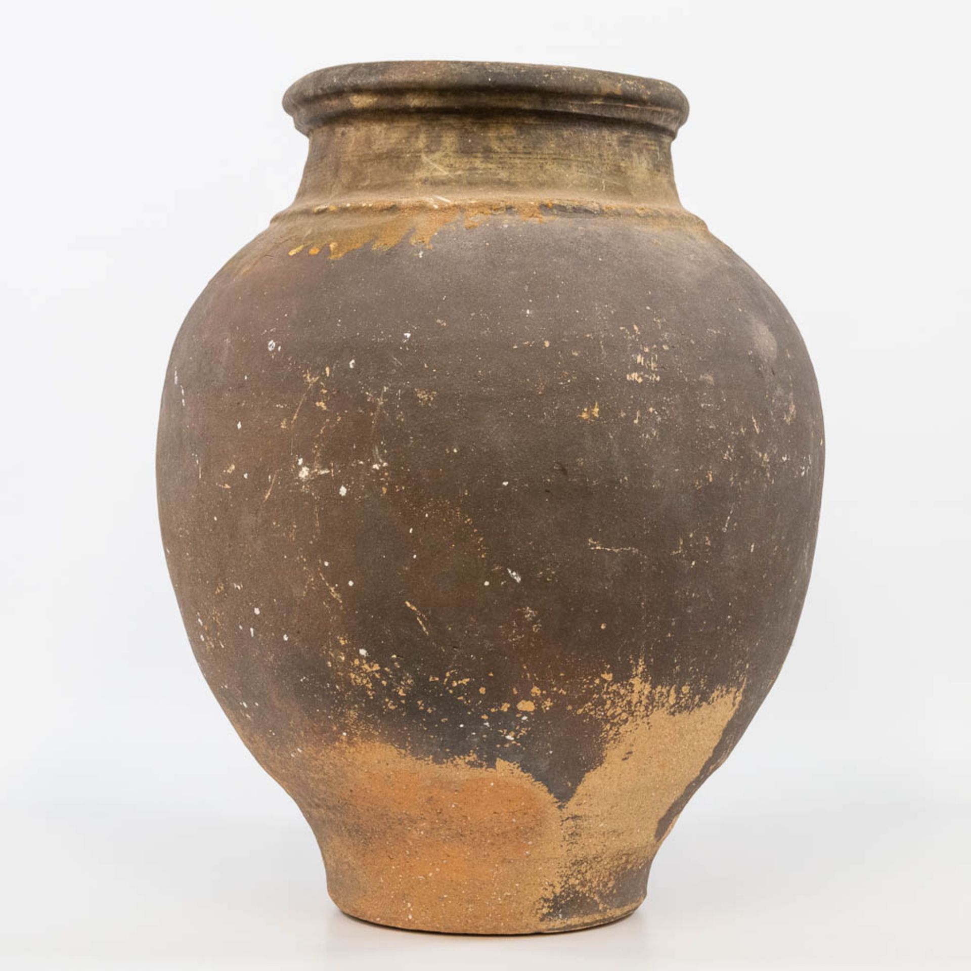 An antique terracotta jar. 19th century. (49 x 32 cm) - Bild 2 aus 12