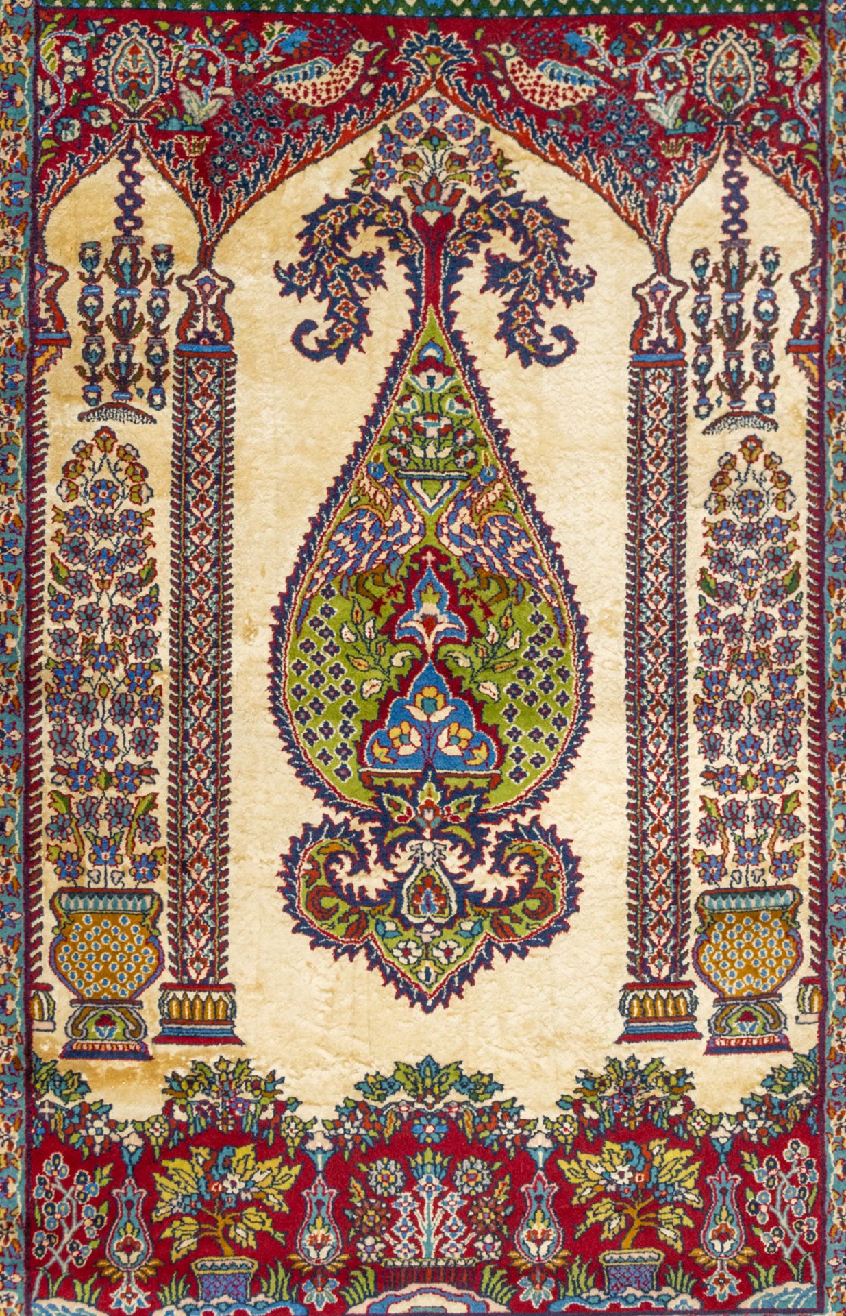 An Oriental hand-made and signed carpet, made of Cashemir. Combination of wool and silk. (185 x 123 - Image 9 of 9