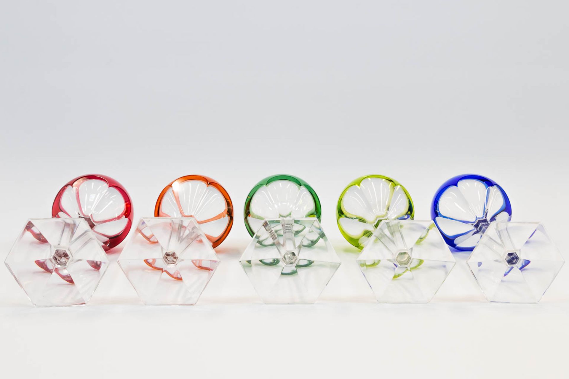 A collection of 5 cut crystal glasses in bright colours, made by Val Saint Lambert. (19 x 8 cm) - Image 5 of 12