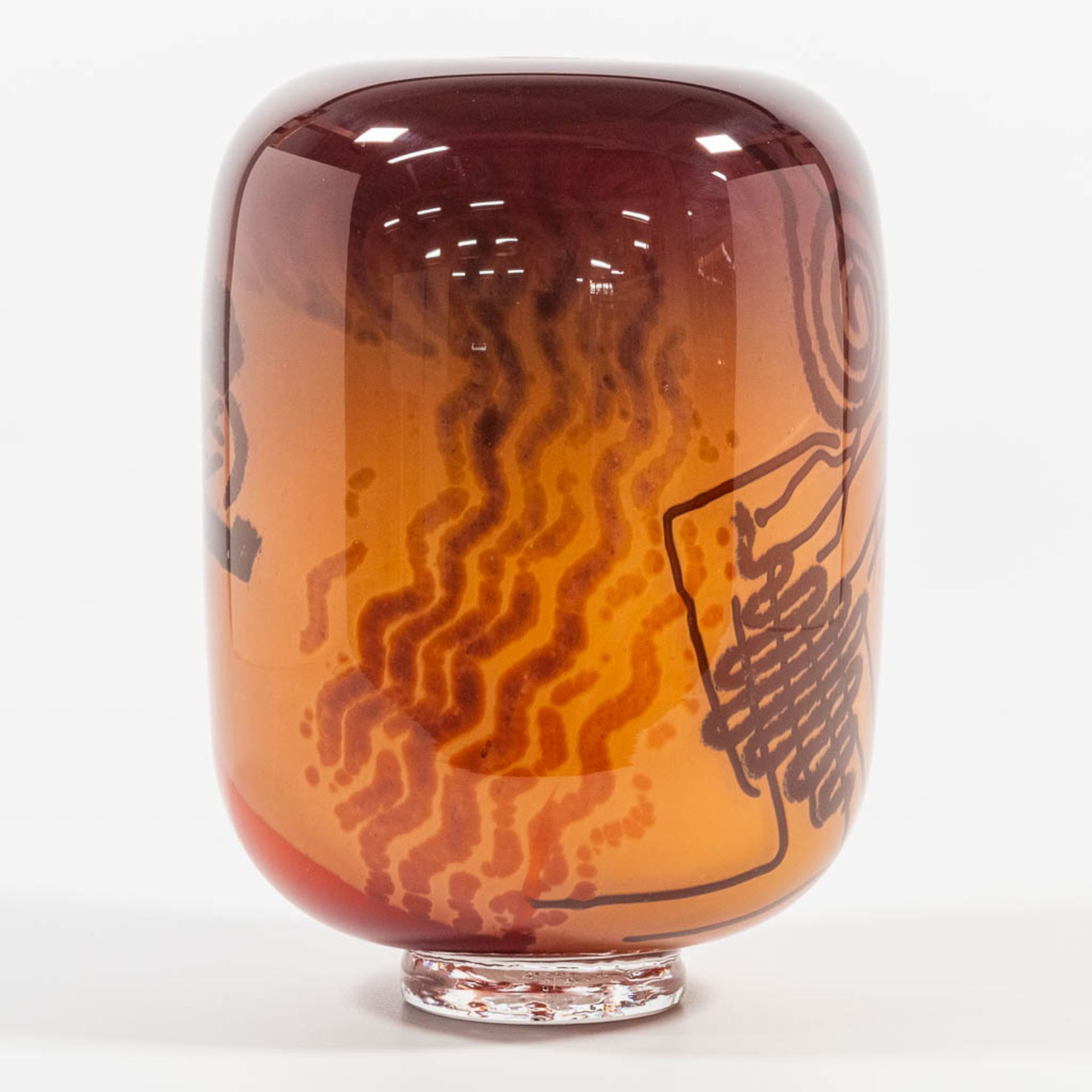 Nicolas MORIN (1959) A studio glass vase with Graal Technique. (22 x 16 cm) - Image 10 of 10