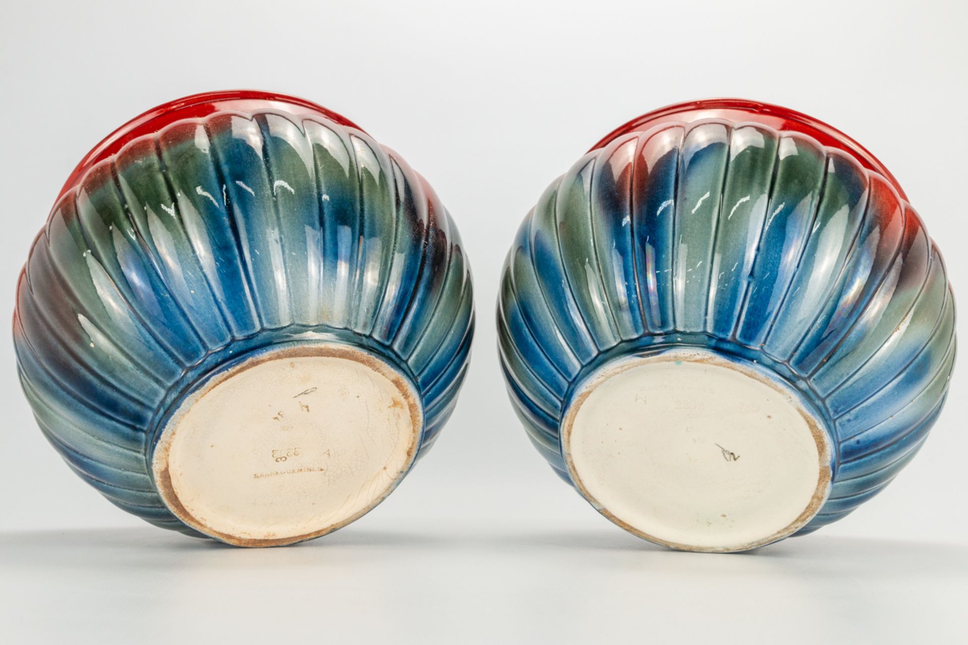 A pair of glazed cache-pots made in faience and during the art deco period, marked Sarreguemines. Ar - Image 9 of 11