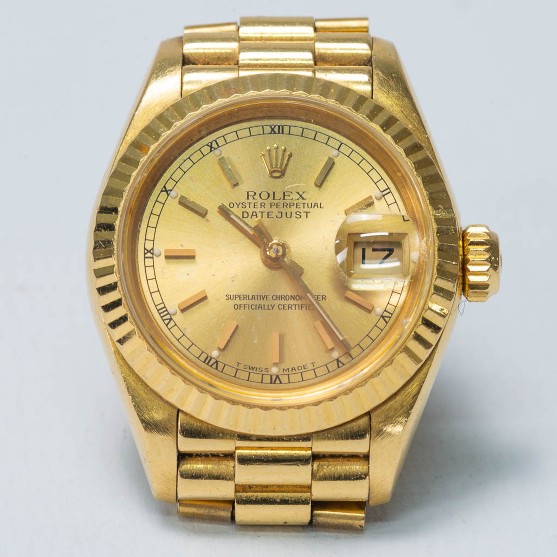 A Rolex Datejust ladies model 69178 made of 18kt gold with bracelet, original box and papers. 26mm.