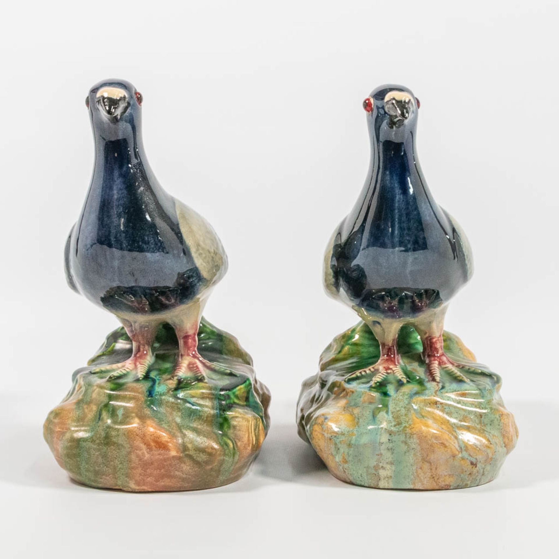 A pair of pigeons, made of ceramic, probably of Italian origin. (21 x 23 x 12) - Bild 12 aus 13