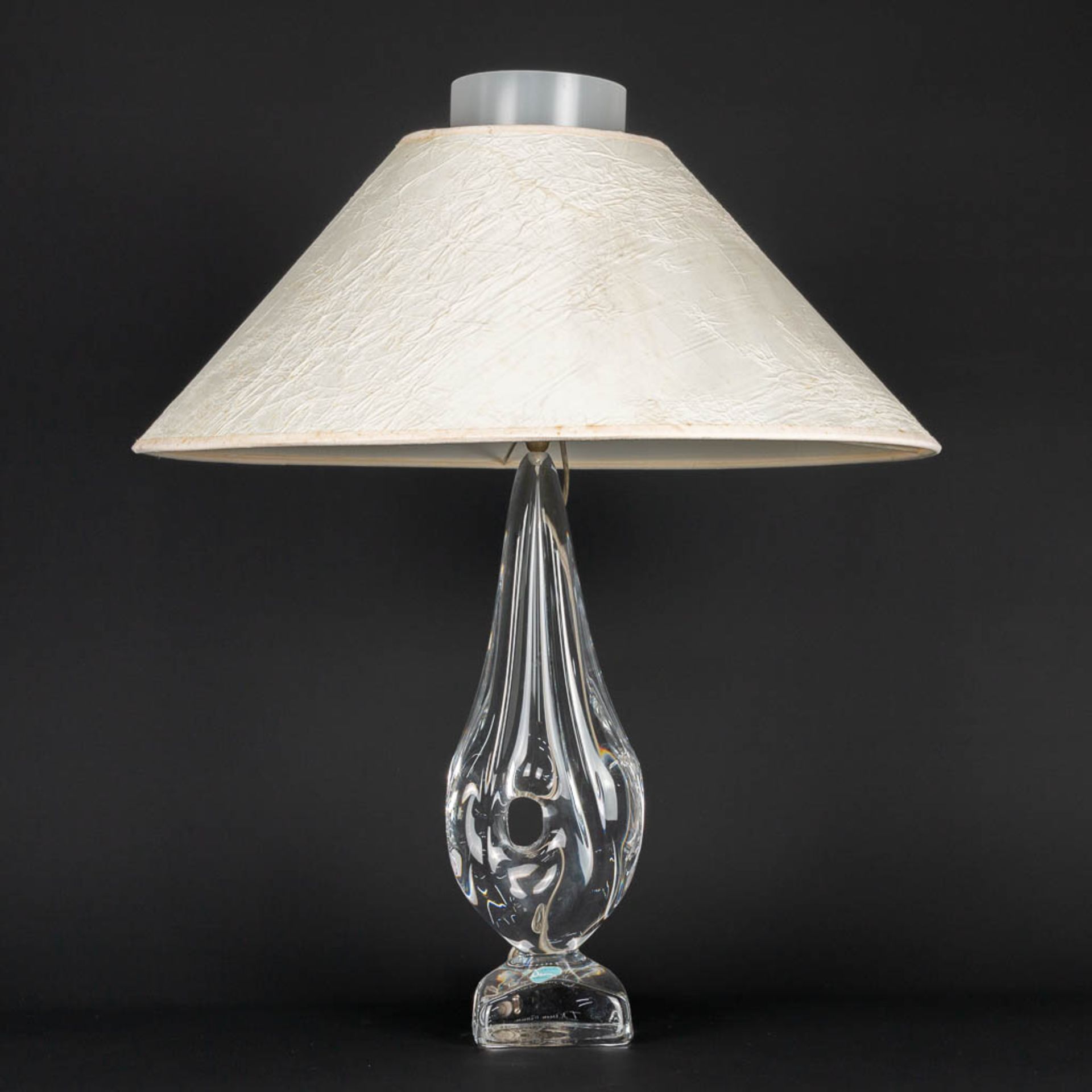 A Daum Nancy table lamp made of crystal with a fabric lamp shade. 20th century. (9 x 9 x 33 cm) - Image 4 of 12