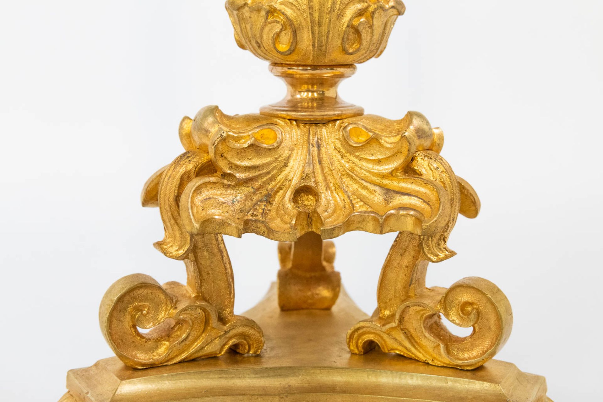 A pair of candelabra, empire style, made of gilt bronze. 19th century. (60 x 19 cm) - Bild 12 aus 13