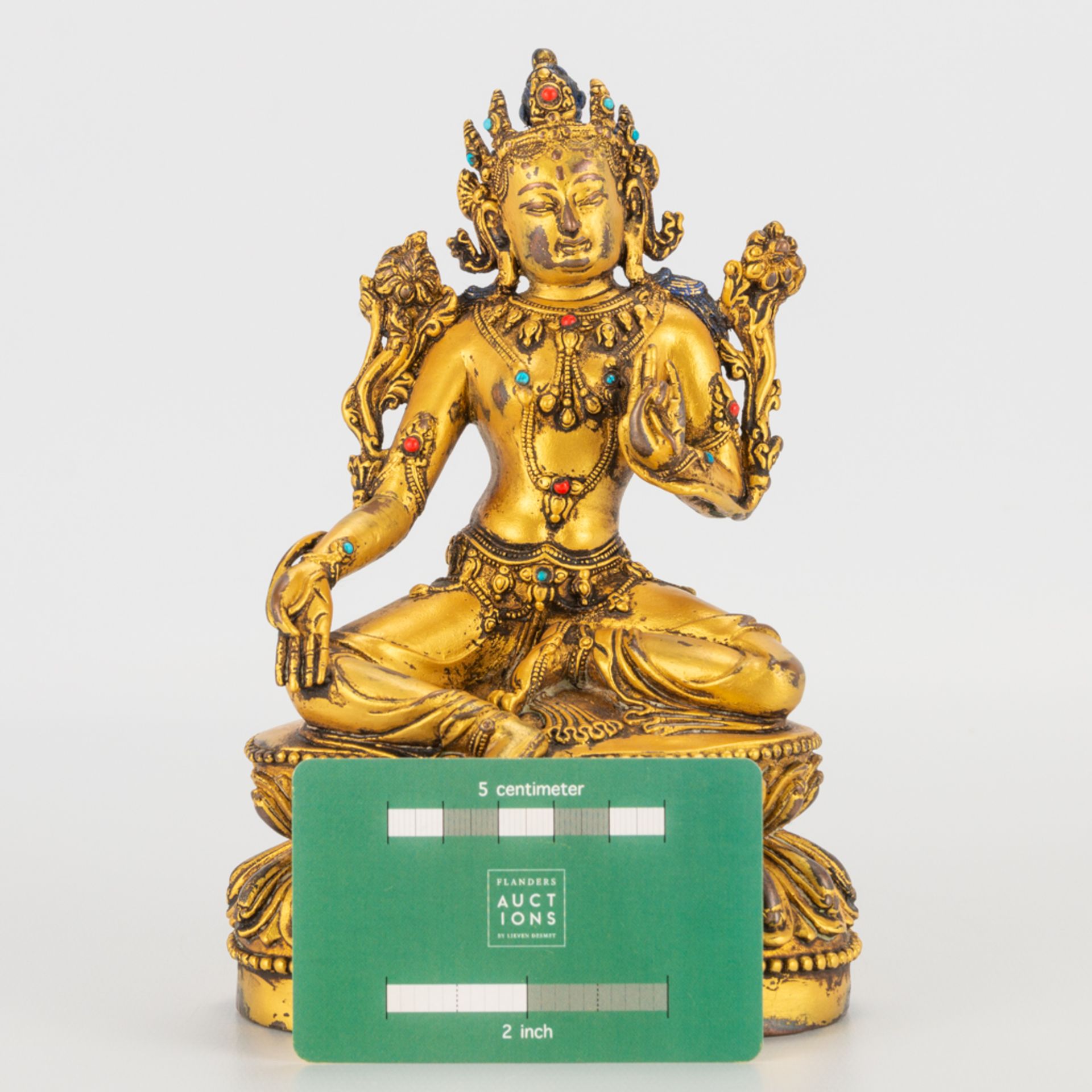 An Oriental bronze Guanyin. 19th/20th century. (9 x 12,5 x 20 cm) - Bild 9 aus 16